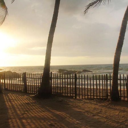 Yoho Rivi Ras Hotel Dehiwala-Mount Lavinia Buitenkant foto