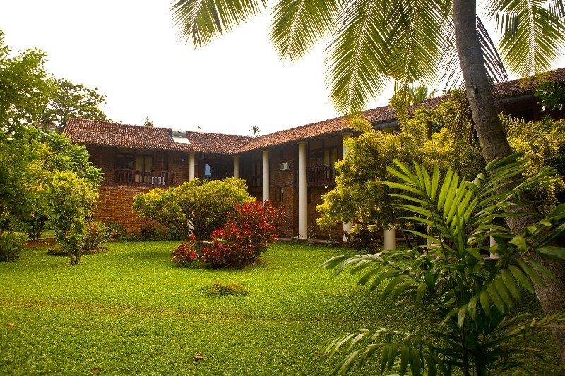 Yoho Rivi Ras Hotel Dehiwala-Mount Lavinia Buitenkant foto