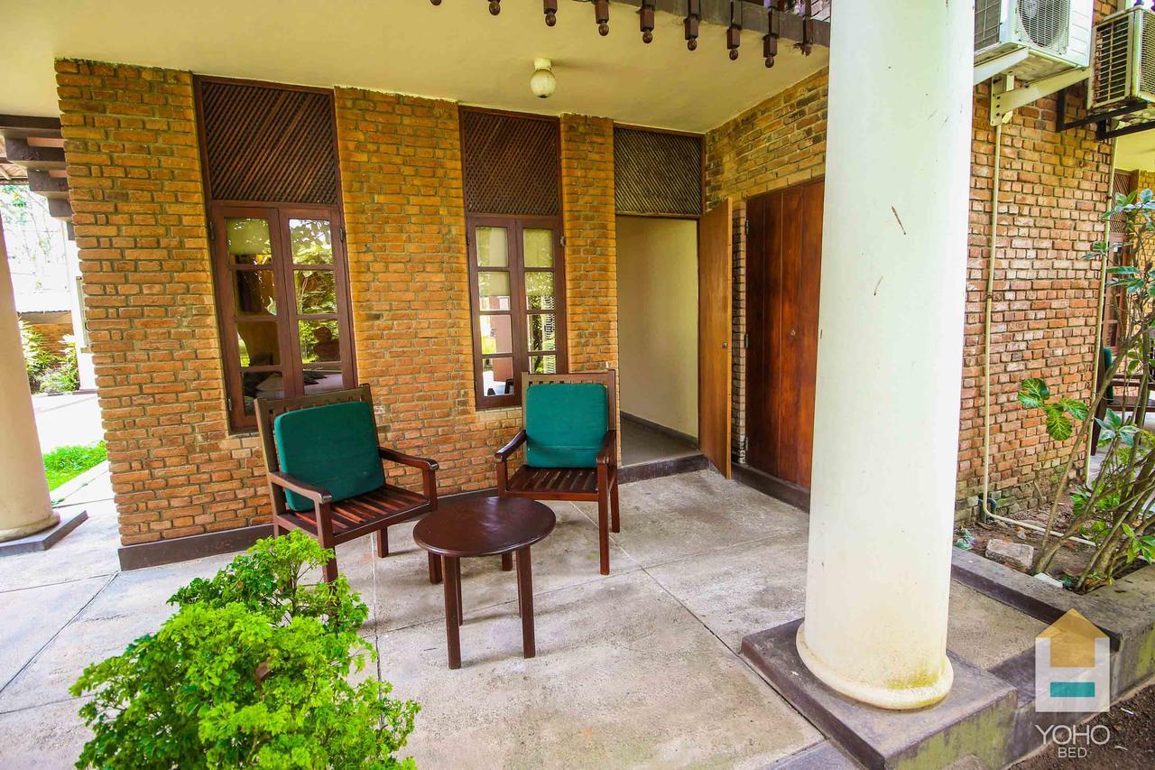 Yoho Rivi Ras Hotel Dehiwala-Mount Lavinia Buitenkant foto