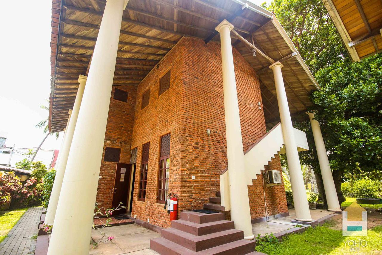 Yoho Rivi Ras Hotel Dehiwala-Mount Lavinia Buitenkant foto