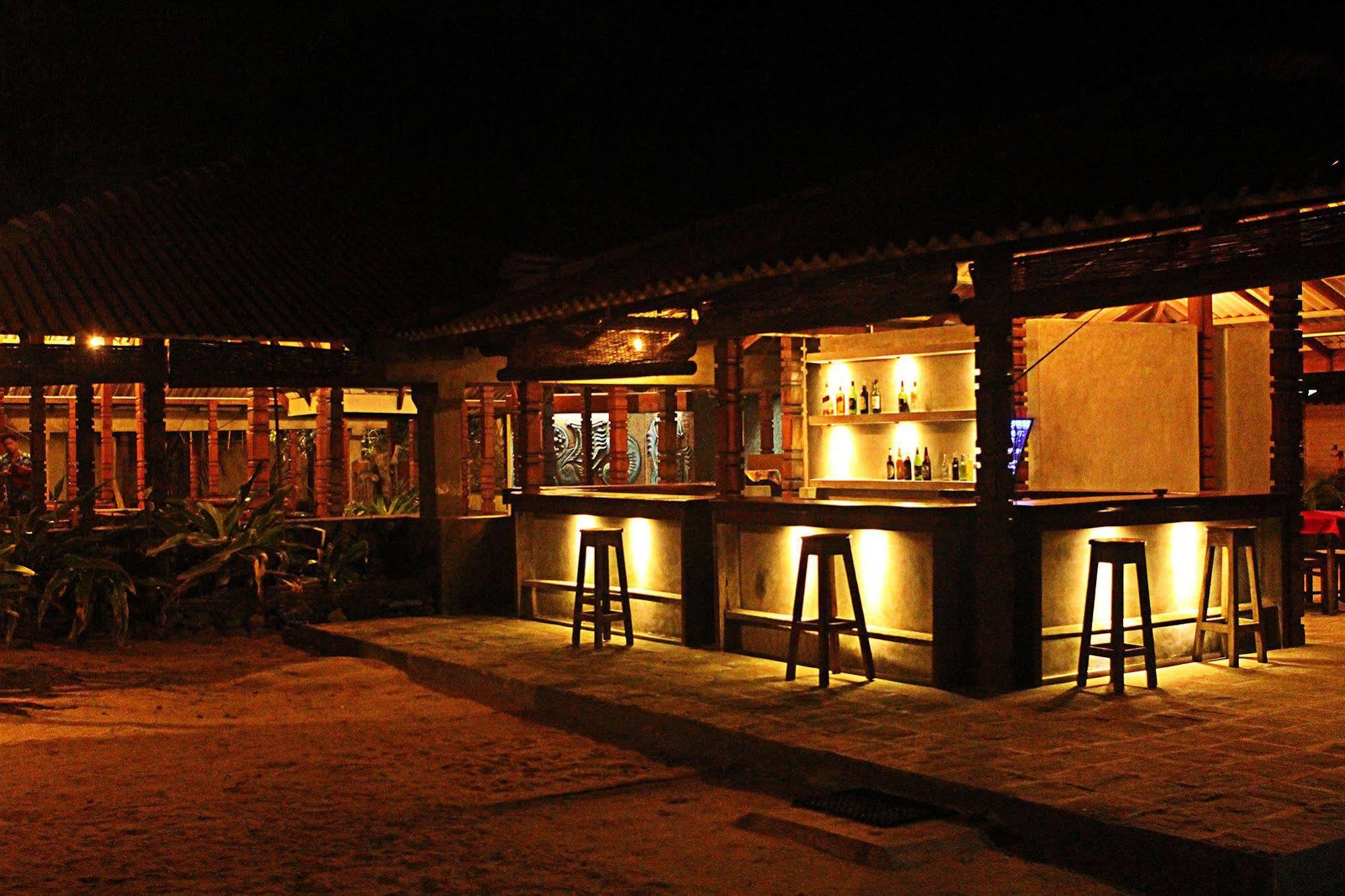 Yoho Rivi Ras Hotel Dehiwala-Mount Lavinia Buitenkant foto