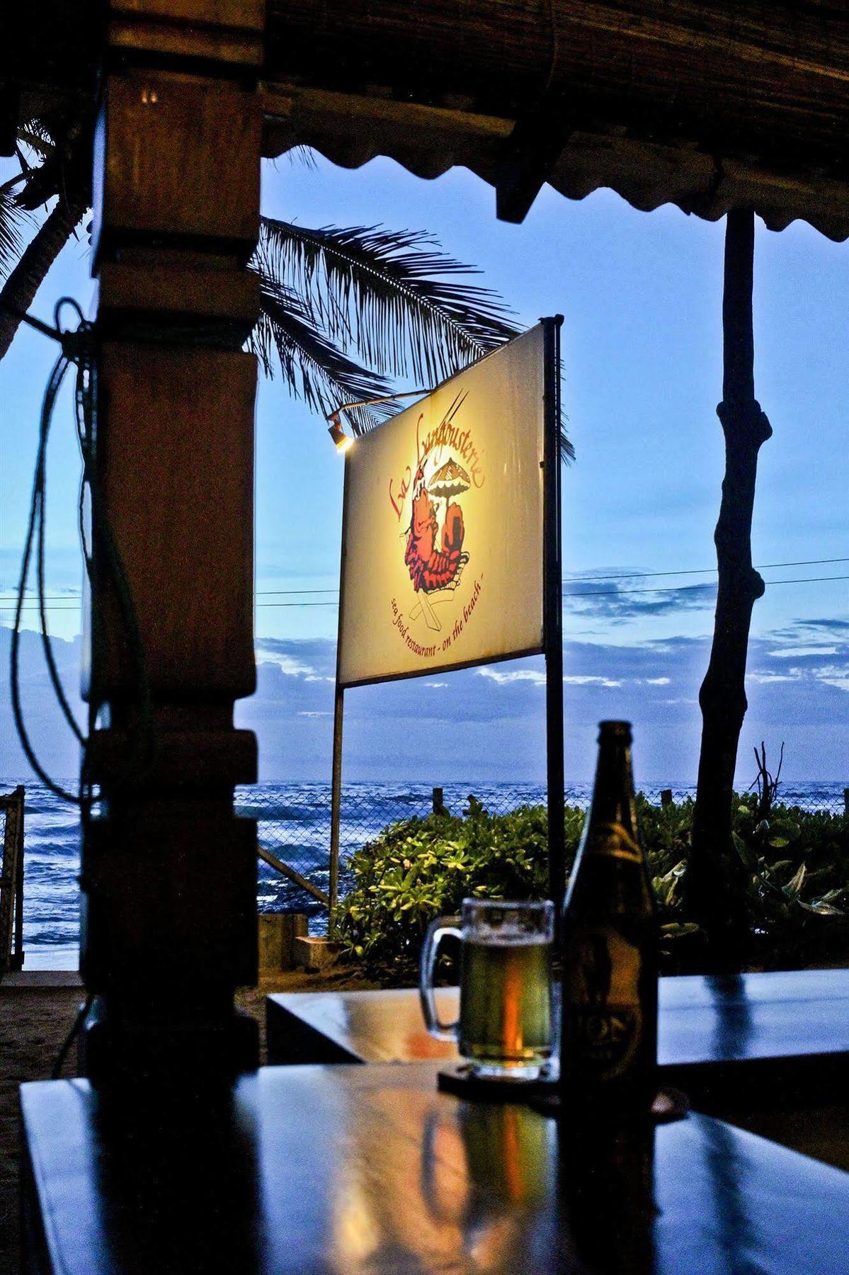 Yoho Rivi Ras Hotel Dehiwala-Mount Lavinia Buitenkant foto